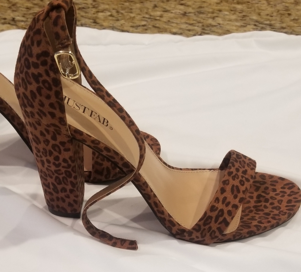 Cheetah print heels NWOT